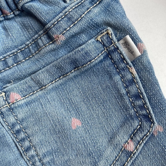 Oshkosh B’Gosh Denim‎ Jeans with Pink Hearts Printed Light Wash 6 Month Size - Picture 4 of 4